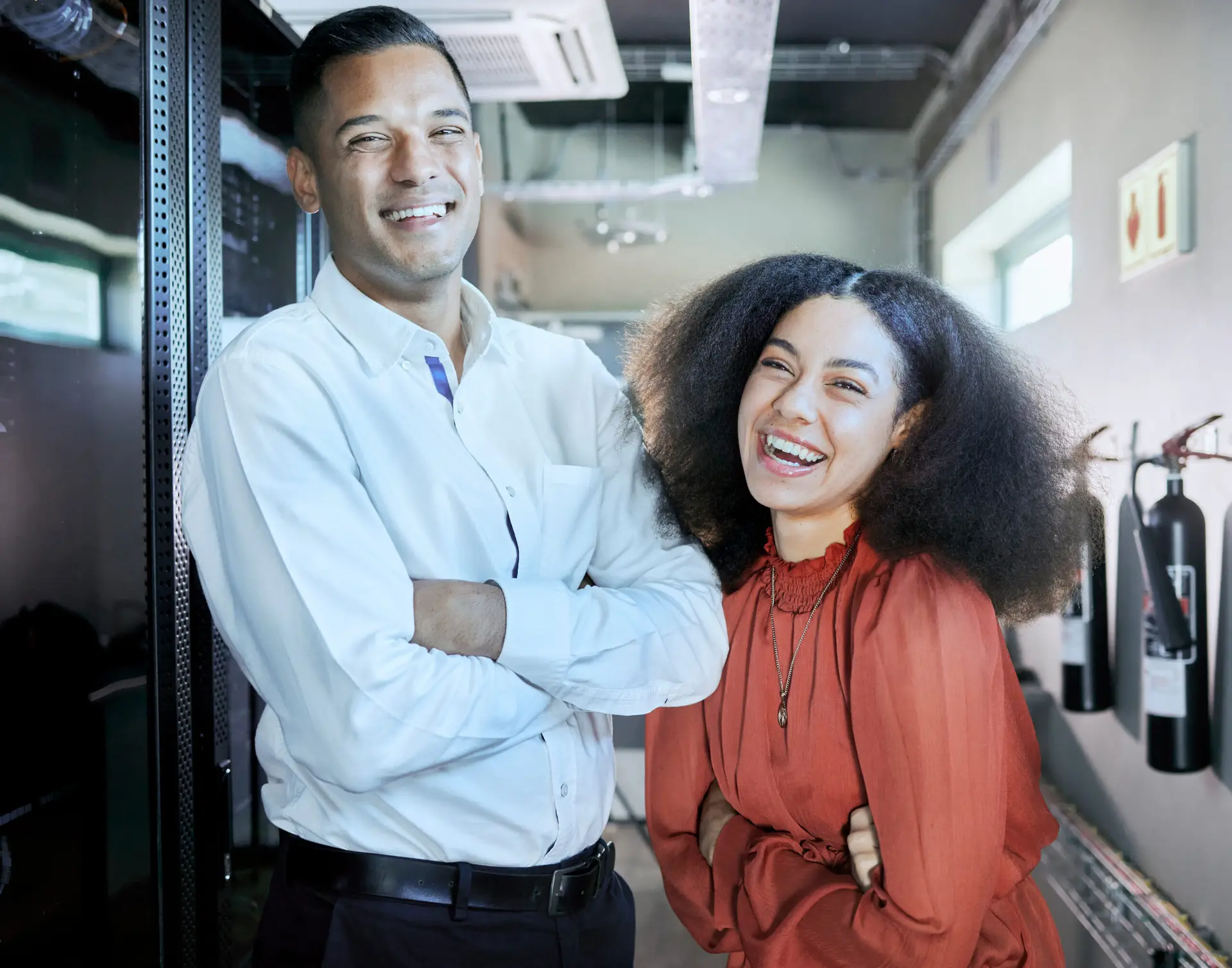 Équipe souriante de Connect iT prête à offrir des services Starlink en Martinique, Guadeloupe, et Îles du Nord.